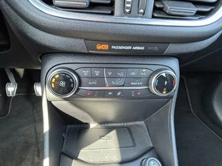 Ford Fiesta Ford Fiesta 1.0 EcoBoost Hybrid ST-Line X 125PK Winterpack Climate Navi Cruise Camera Carplay Parkeersensoren LED 18