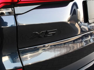 BMW X5 BMW X5 xDrive50e 490PK High Executive M-Sport | DRIVING ASSISTANT PRO | HEADUP | PANO | SKYLOUNGE | HARMAN EN KARDON | - afbeelding nr 60