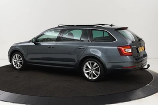 Škoda Octavia Skoda Octavia 1.0 TSI Style | Panoramadak | Stoelverwarming |  Adaptive cruise | Trekhaak | Carplay | Climate control | Sportstoelen - afbeelding nr 2