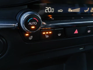Mazda 3 2.0 e-SkyActiv-X M Hybrid 180pk Comfort | BOSE Sound | Navi | Apple Carplay+Android Auto | Clima | Adap. Cruise | Head-Up | Keyless Entry | Pdc V+A+Camera | Stuur+Stoelverwarming | 18''lm - afbeelding nr 19