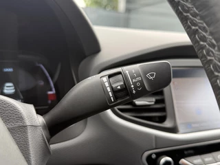 Hyundai IONIQ Hyundai IONIQ Premium EV Navi,Leder,Dodehoek,Schuifdak,Camera,Clima,Cruise,Stoelverwarming V+A,Stuurverwarming,Pdc V+A,Nieuwe Apk bij Aflevering - afbeelding nr 32