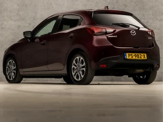 Mazda 2 (NAVIGATIE, CAMERA, HEAD-UP DISPLAY, STOELVERWARMING, GETINT GLAS, LEDEREN SPORTSTOELEN, LM VELGEN, CRUISE, NIEUWE APK, NIEUWSTAAT) - afbeelding nr 3