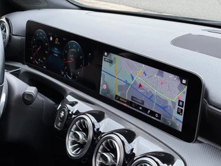 Mercedes-Benz A-Klasse Mercedes-Benz A-klasse A250 AUT AMG LED Pano Widescreen Navi - afbeelding nr 26