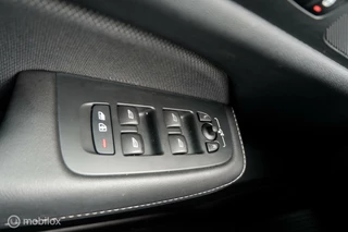 Volvo V60 Volvo V60 MY23 AWD T6 350PK RECHARGE  LONG RANGE PLUS DARK | GOOGLE | ACC | BLIS - afbeelding nr 33