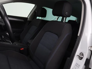 Volkswagen Passat Volkswagen Passat 1.4 TSI PHEV GTE | Stoelverwarming | Massage |  Carplay | Camera | Adaptive cruise | Matrix LED | Navigatie | Memory | Sfeerverlichting - afbeelding nr 5