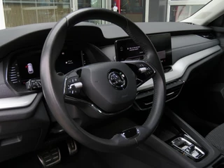 Škoda Octavia Škoda Octavia Combi 1.4 TSI 204pk IV PHEV Business Edition / Stoel & stuurwiel verwarming / Navi / Led / 18 Inch / BOVAG garantie - afbeelding nr 30