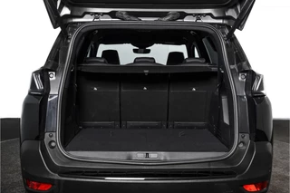 Peugeot 5008 | Dig. Cockpit | Adapt. Cruise | Stoelverw. | PDC | Camera | NAV + App. Connect | ECC | Elek. Klep | LM 19
