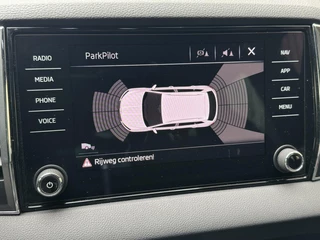 Škoda Karoq Skoda Karoq 1.5 TSI Sportline Automaat | Stoelverwarming | Apple CarPlay | LED verlichting | Trekhaak uitklapbaar | Adaptieve cruise control | Dode hoek detectie | Voorruitverwarming | Parkeersensoren voor en achter | Achteruitrijcamera - afbeelding nr 34