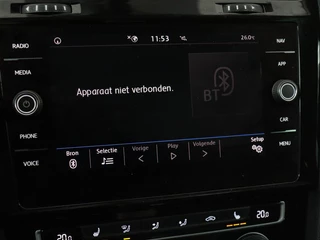 Volkswagen Golf Volkswagen Golf 1.0 TSI Highline | Stoelverwarming | Trekhaak |  Massage | Carplay | Adaptive cruise | Active Info Display | Navigatie | Parkeerhulp | Climate control - afbeelding nr 22