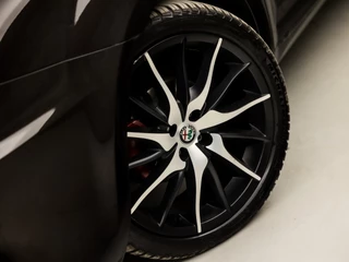 Alfa Romeo MiTo (NAVIGATIE, CLIMATE, CRUISE, STOELVERWARMING, LEDEREN SPORTSTOELEN, PARKEERSENSOREN, LM VELGEN, NIEUWSTAAT) - afbeelding nr 28