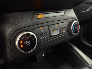 Ford Focus Ford Focus 1.0 EcoBoost Trend Edition Business | Parkeersensoren v/a | Apple CarPlay | Climate control |Navigatie | - afbeelding nr 16