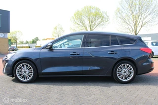 Ford Focus Ford Focus Wagon 1.0 EcoBoost Titanium Business 125 PK, Stuur/stoel verwarming, Pdc voor + achter, Full led, Keyless entry, Donkerglas, App connect, Cruise, Navi, Clima, 17 inch Lmv. - afbeelding nr 3