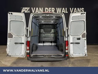Volkswagen Crafter Volkswagen Crafter 2.0 TDI 140 pk L3H3 L2H2 Euro6 Airco | PDC | 3000kg trekvermogen | Apple Carplay Android Auto, Parkeersensoren, Bijrijdersbank, zilver - afbeelding nr 3