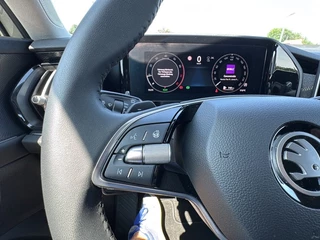 Škoda Kodiaq Škoda Kodiaq 1.5 TSI DSG SELECTION CAMERA/MEMORY/NAVI/CARPLAY/STOELVERW/E-KLEP - afbeelding nr 17