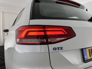 Volkswagen Passat Volkswagen Passat Variant 1.4 TSI GTE Highline Aut. *FULL-LED | ADAPTIVE-CRUISE | ERGONOMIC-SPORTSEATS | KEYLESS | NAVI-FULLMAP | ECC | PARKPILOT | HEATED-SEATS | SHIFT-PADDLES | AMBIENT-LIGHT | TOWBAR | 17''ALU* - afbeelding nr 26