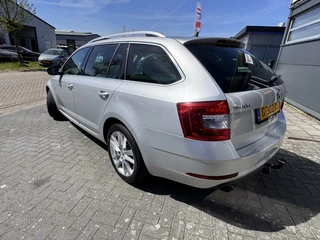 Škoda Octavia Skoda Octavia 1.0 TSI Style Business Automaat|Carplay|Trekhaak|Stoelverw.|NAP|Navi|Led - afbeelding nr 2