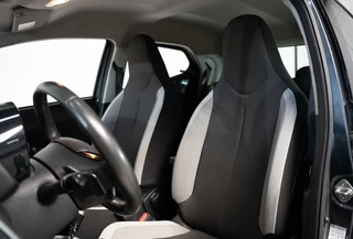 Toyota Aygo Aygo X-play | Automaat | All-Weather Banden | 2e eigenaar - afbeelding nr 9