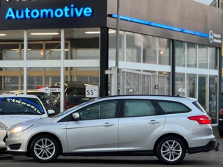 Ford Focus Ford Focus Wagon 1.0 Navi Trekhaak PDC Dealeronderhouden 2e eig Grote ond.beurt Boekjes volledig Bluetooth APK bij aflevering - afbeelding nr 4