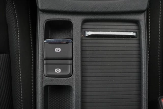 Škoda Octavia Skoda Octavia 1.0 e-TSI Sport | Carplay | Full LED | Navigatie |  Sfeerverlichting | DAB | Sportstoelen | Climate control | Parkeerhulp - afbeelding nr 8