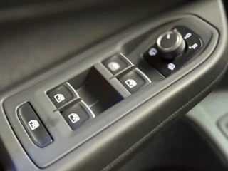 Volkswagen Golf Volkswagen Golf 1.4 eHybrid GTE | 245 pk| HUD |ACC | Camera | CarPlay | Sfeerverlichting - afbeelding nr 15