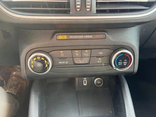 Ford Focus Ford Focus Wagon 1.0 EcoBoost Trend Edition Business 125pk Navigatie | Airco | ST-Line Velgen | Parkeersensoren | Apple Carplay | Android Auto - afbeelding nr 25