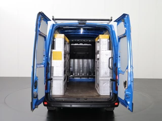 Renault Master Renault Master 2.3DCI 136PK L2H2 | Kastinrichting | Imperiaal | Navigatie | Camera | 3-Persoons | Airco | Cruise - afbeelding nr 4