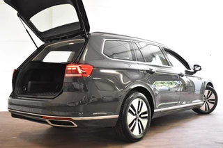 Volkswagen Passat Volkswagen Passat Variant GTE 218PK DSG HYBRID BUSINESS CAMERA/NAVI/MASSAGE - afbeelding nr 13