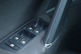 Volkswagen Golf Volkswagen Golf 7.5 GTI Performance / Vol Opties! / 245PK! / DSG / ACC / Pano / DynAudio / Virtual Cockpit / Navi / 19