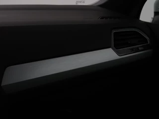 Volkswagen Tiguan Volkswagen Tiguan 1.5 TSI R-Line | DSG | 360 camera | Active Info |  Keyless | Adaptive cruise | Trekhaak | Full LED | Park Assist | Carplay | Navigatie - afbeelding nr 22