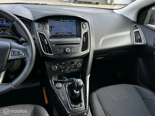 Ford Focus Ford Focus Wagon 1.0 Titanium Edition Navi PDC Clima NAP Netjes! - afbeelding nr 28