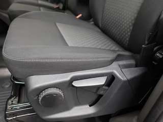 Ford Transit Custom Ford Transit Custom 300 2.0 TDCI 130pk L2H1 Trend Automaat Airco Navigatie Cruise control Camera Parkeersensoren Trekhaak Betimmering Laadruimte - afbeelding nr 11