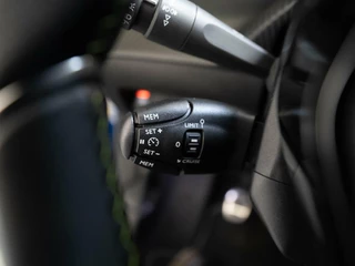 Peugeot 2008 Peugeot 2008 1.2 PureTech 130pk GT | Panoramadak | Full LED | FOCAL sound | Camera - afbeelding nr 14