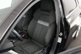 Audi A3 Audi A3 Sportback 30 TFSI Business edition | Adaptive Cruise | Stoelverwarming | Trekhaak | Carplay | Full LED | PDC | Navigatie - afbeelding nr 5