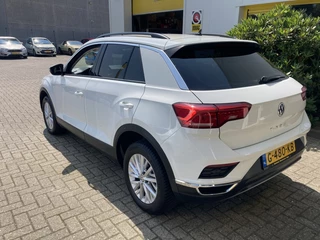 Volkswagen T-Roc Volkswagen T-Roc 1.5 TSI Style 15PK All Season banden - afbeelding nr 3