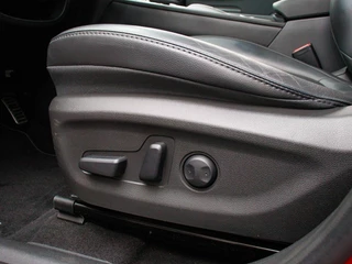 Hyundai Kona Hyundai Kona EV Premium 64 kWh | Verlaagd | Trekhaak tbv fietsendrager - afbeelding nr 17