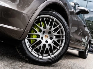 Porsche Cayenne Porsche Cayenne 3.0 S E-Hybrid|PANO|SPORT CHRONO|BOSE|360° - afbeelding nr 19