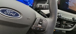 Ford Kuga Ford Kuga 2.5 PHEV Titanium 225pk | Winterpack | Afneembare Trekhaak | 1.500kg Trekgewicht | All Weather Michelin Cross Climate | Sync 3 Navigatie - afbeelding nr 16