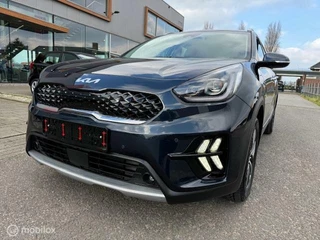 Kia Niro Kia Niro 1.6 GDi PHEV DynamicPlusLine  55km volledig electrisch rijden  Hierna hybride , Navigatie , Camera , Parkeerhulp voor & achter , Diep donker blauw metaallak , fabrieks garantie - afbeelding nr 10