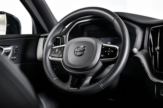 Volvo XC60 | S/K-Panodak | Dig. Cockpit | Adapt. Cruise | Memory Stoelen | Elek. Klep | Stoel-+stuurverw. | Camera | NAV+App. Connect | LM 19