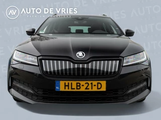 Škoda Superb Skoda Superb Combi 1.4 TSI iV 218pk Sportline | Panoramadak | Leder | Travel Assist | Sfeerverlichting - afbeelding nr 25