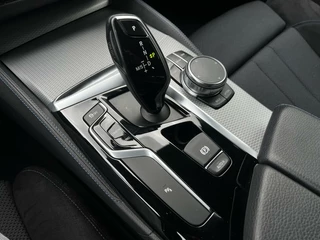 BMW 5 Serie BMW 5-serie Touring 520i | M Sport | Stoelverw | Alcantara - afbeelding nr 17