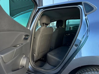 Renault Clio Renault Clio 1.2 TCe Limited | Volledig Onderhouden | Navigatie | Cruise Control | Climate Control | Stoelverwarming | Parkeersens - afbeelding nr 25