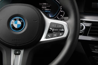 BMW 5 Serie BMW 5 Serie 530e M-Sport Sedan, Adaptieve Cruise, Trekhaak, Achteruitrijcame - afbeelding nr 17