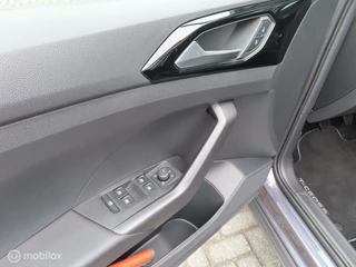 Volkswagen T-Cross Volkswagen T-Cross 1.0 TSI Executive/virtueel/camera/carplay/stoelverw/sportstoel. - afbeelding nr 16