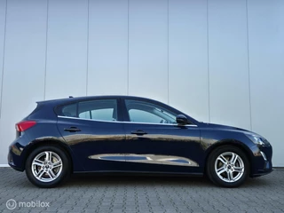 Ford Focus FORD FOCUS 1.0 ECOBOOST TREND EDITION/LED/CARPLAY/CRUISE/LANE ASSIST/16''LMV - afbeelding nr 6