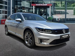 Volkswagen Passat Volkswagen Passat Variant 1.4 TSI DSG GTE PANO-DAK/LEDER/TREKHAAK/360CAMERA/AMBIENTE+ - afbeelding nr 3