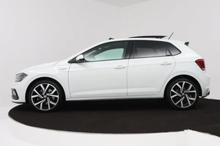 Volkswagen Polo Volkswagen Polo 2.0 TSI GTI (PANORAMADAK, STOELVERWARMING, ACHTERUITRIJCAMERA, AUTOMAAT, CRUISE ADAPTIEF, PARKEERSENSOREN) - afbeelding nr 2