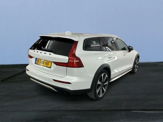 Volvo V60 Volvo V60 Cross Country 2.0 B5 AWD  Pro - afbeelding nr 2