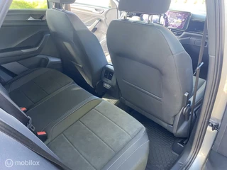 Volkswagen T-Roc Volkswagen T-Roc 1.5 TSI R-Line 18 INCH CarPlay Black Style pakket - afbeelding nr 17