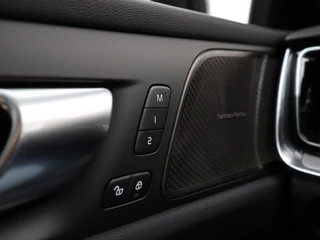 Volvo S60 Volvo S60 T6 PLUG-IN HYBRID LONG RANGE PLUS DARK SCHUIFDAK 19INCH HARMAN K - afbeelding nr 24